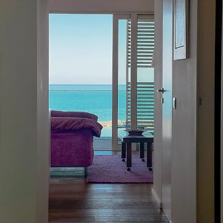 Apartment Beachfront, Furnished Terrace & Comfort By Host Hero *