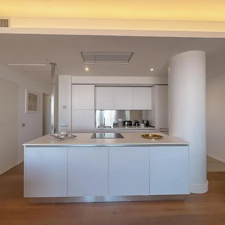 Apartment Beachfront, Furnished Terrace & Comfort By Host Hero