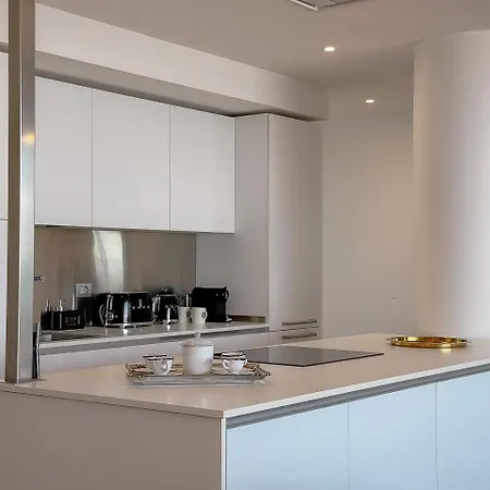 Beachfront, Furnished Terrace & Comfort By Host Hero Apartment